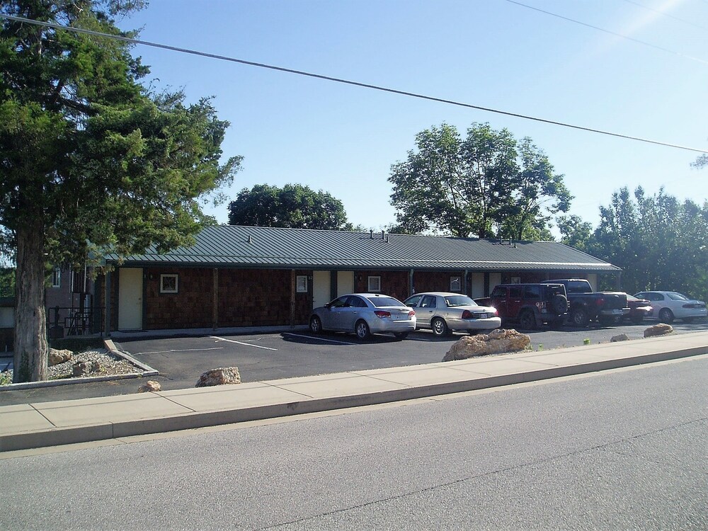 Book Kay Lynn Resort In Osage Beach Hotels Kay Lynn Resort Osage Beach