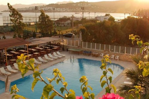 Book Chronos Beach Otel All Inclusive In Bodrum Hotels Com
