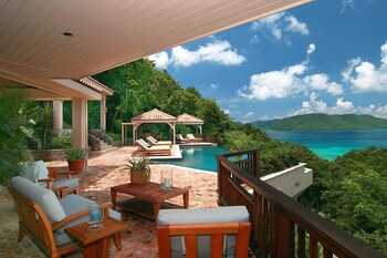 15 Closest Hotels To Trunk Bay In St John
