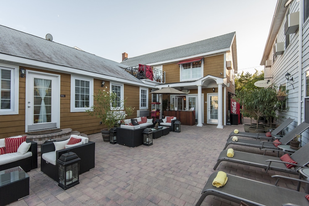 Book The Palms Hotel Fire Island in Ocean Beach