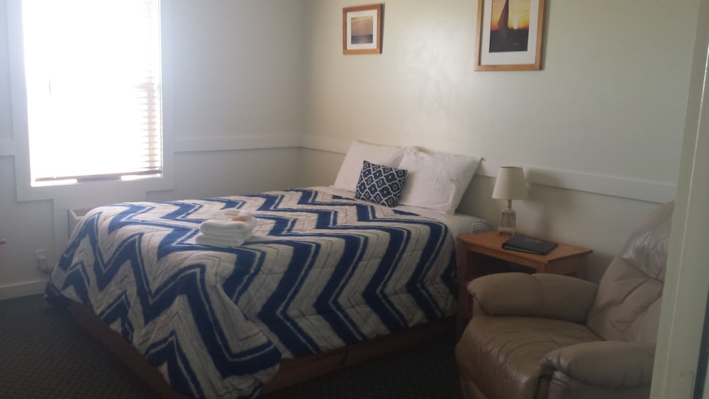 Book Seaview Pier And Motel In Sneads Ferry Hotels Seaview Pier And Motel Sneads Ferry Room 1 Queen Bed Guest