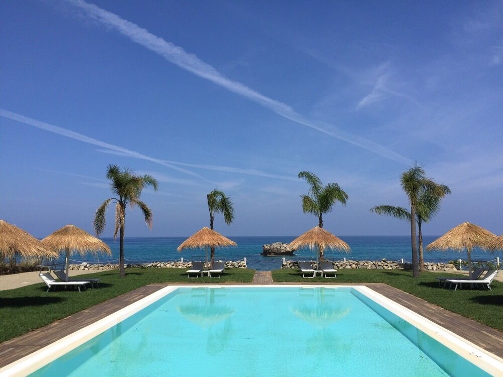 Qtin22uwe0esxm Bicycle rental, evening entertainment and massages are available at sunshine beach resort. https www hotels com ho515706 sunshine beach resort ricadi italy