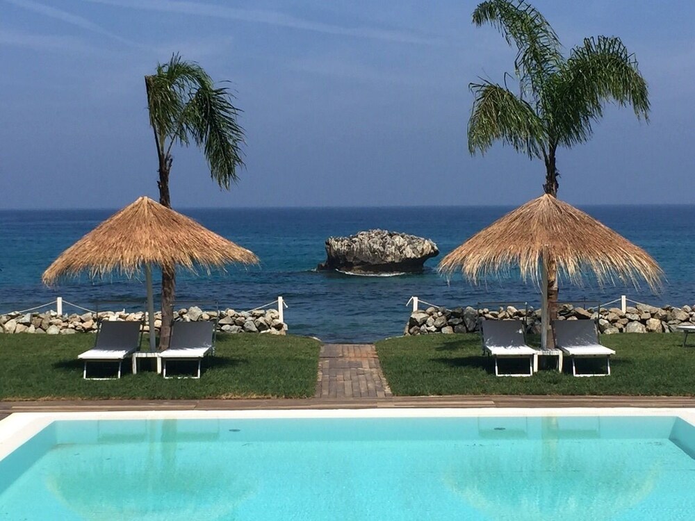 Qtin22uwe0esxm Travellers can use a full range of amenities: https www hotels com ho515706 sunshine beach resort ricadi italy