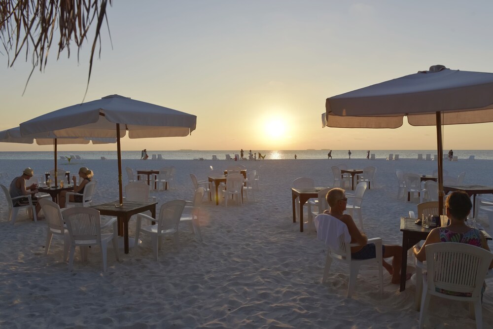 トラギリ アイランド リゾート トラギリ の宿泊予約 ホテルズドットコム