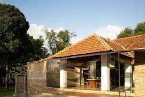 احجز كوميلا بونجالو في دومبي قارن