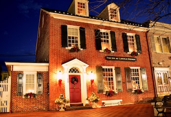 Save With These Awesome Gettysburg Hotel Deals Pennsylvania Pennsylvania Hotel Deals Finder Picture Of Inn At Lincoln Square In Gettysburg