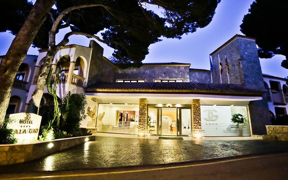 Book Hotel Cala Gat In Ratjada Hotels Hotel Cala Gat Ratjada Exterior