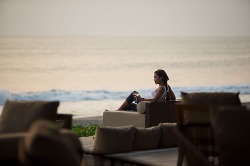 Get Alila Seminyak Bar Pictures