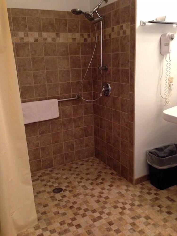 Book The Edge Hotel In Lyons Falls Hotelscom