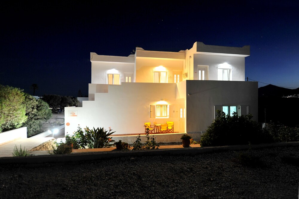 特萨卡诺斯公寓酒店