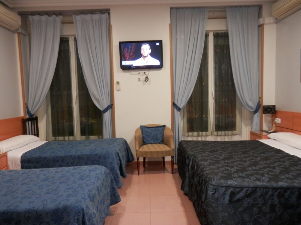 Book Hostal Del Pez Azul In Madrid Hotels Com