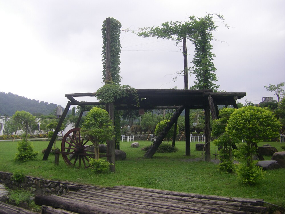 旺樹園梅花湖休閒農場 旺樹園梅花湖休閒農場added A New Photo