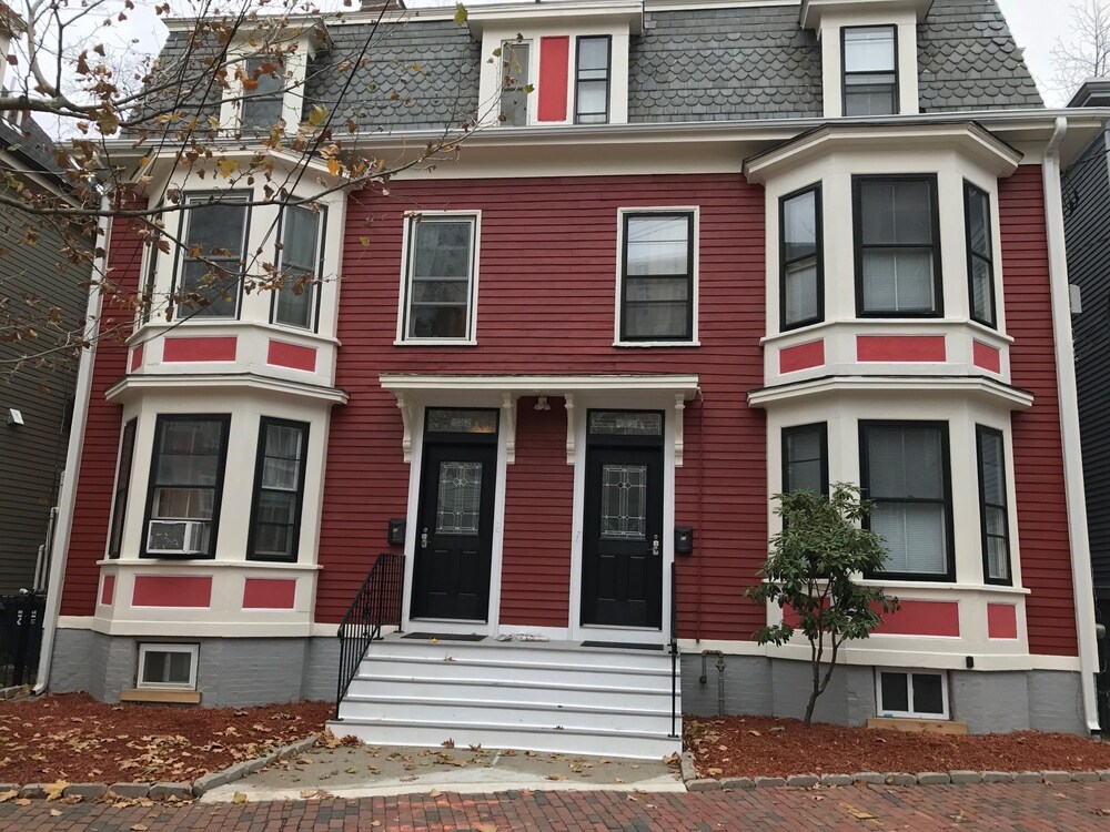 Book The Cambridge Karma House In Hotels The Cambridge Karma House