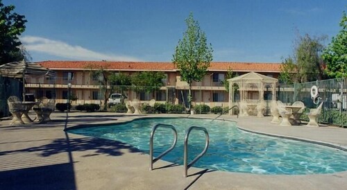 Best Cheap Hotels In Turlock From 50 Night Hotels Com