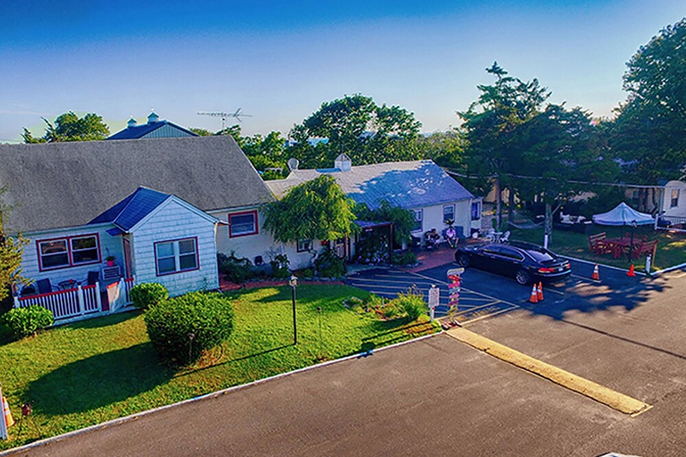 Book Baywatch Hotel Marina Hampton Bays Hotels Baywatch Hotel Marina Hampton Bays Check In Out Kiosk