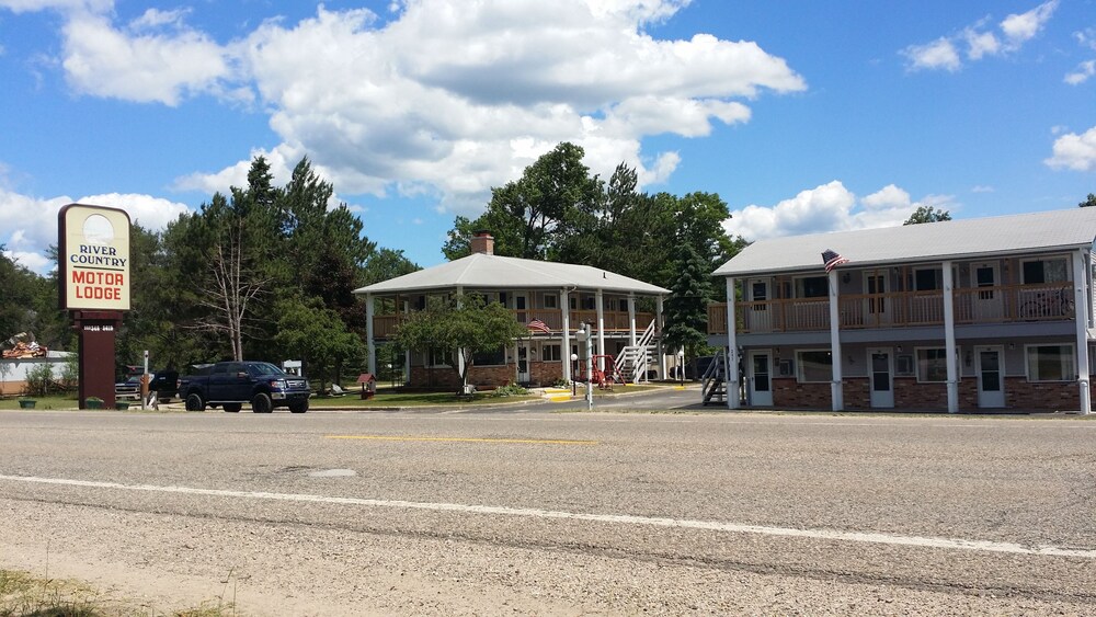 Book River Country Motor Lodge In Grayling Hotels River Country Motor Lodge Grayling