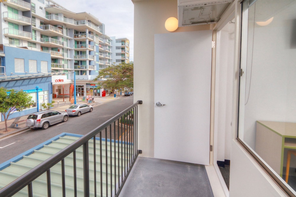 Palm Beach Hotel Australia S Palm Beach Hotel Economy Single Shared Facilities Balcony