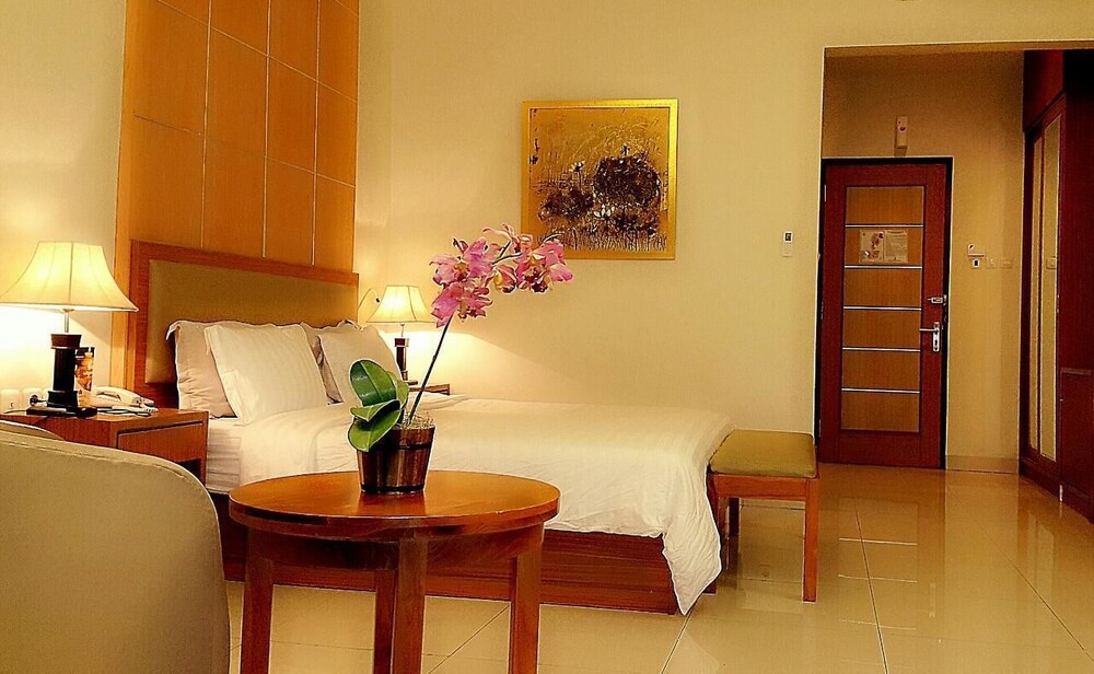 احجز جراند يو إس إس يو هوتل آند كونفينشن في سيساروا قارن أسعار الفنادق في سيساروا