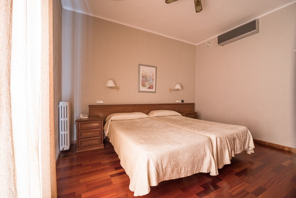 Book Hotel Colon In Bejar Hotels Com