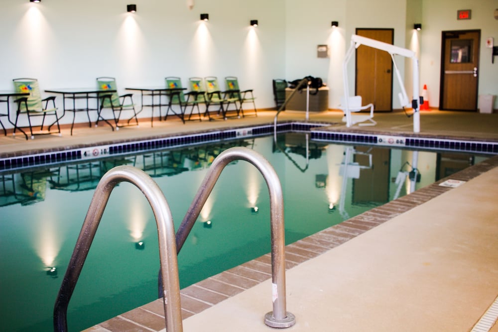 Book Bowman Lodge Convention Center In Hotels Pool