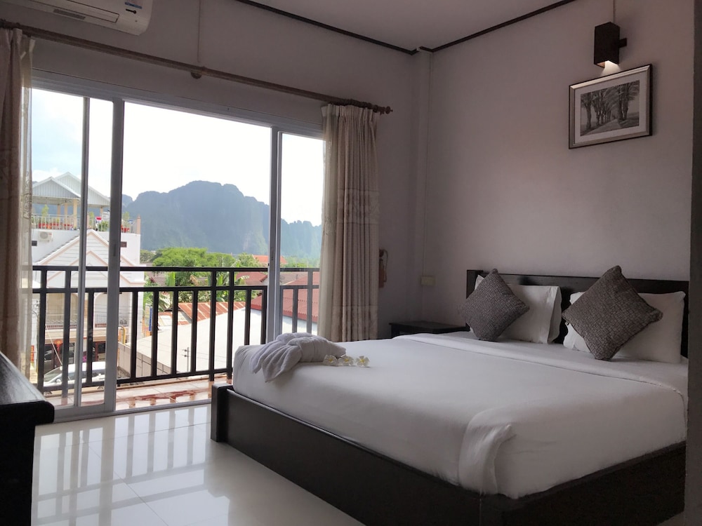 Phou Ang Kham 2 Hotel Vang Vieng Laos S Phou Ang Kham 2 Hotel Vang Vieng Twin Room Balcony Guest