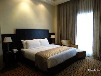 Picture of Luneta Hotel in Manila