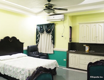 Picture of Kokomo's Suites Hotel in Angeles City