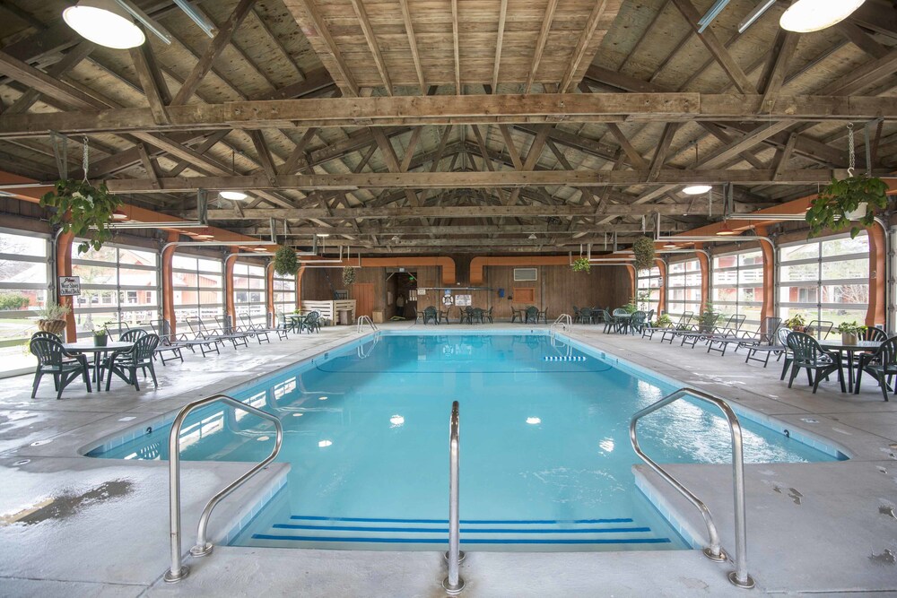 Book Brown County Inn In Nashville Hotels Brown County Inn Nashville Pool