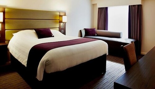Book Premier Inn Dundee North In Dundee Hotels Com
