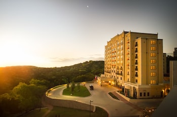 Top 10 Austin Hotels Last Minute Room Deals Picture Of Hotel Granduca Austin In