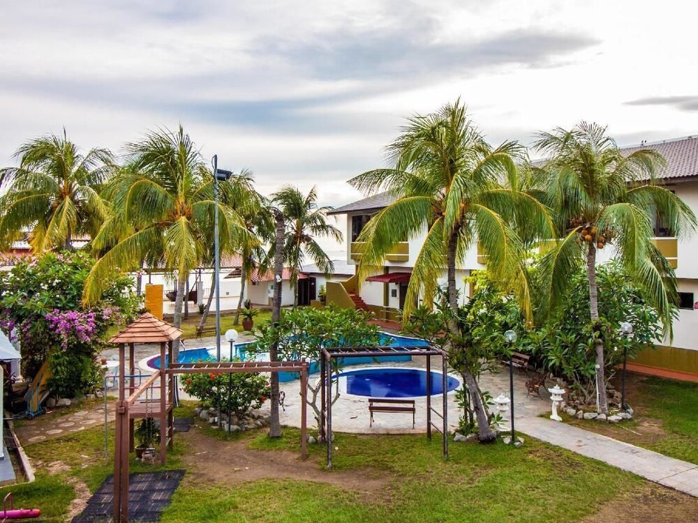 hotel di pantai klebang