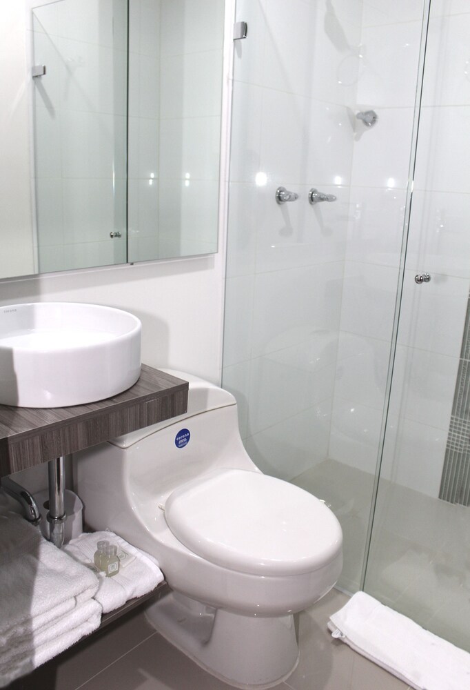 诺佳勒酒店, la ceja, 三人房, 浴室