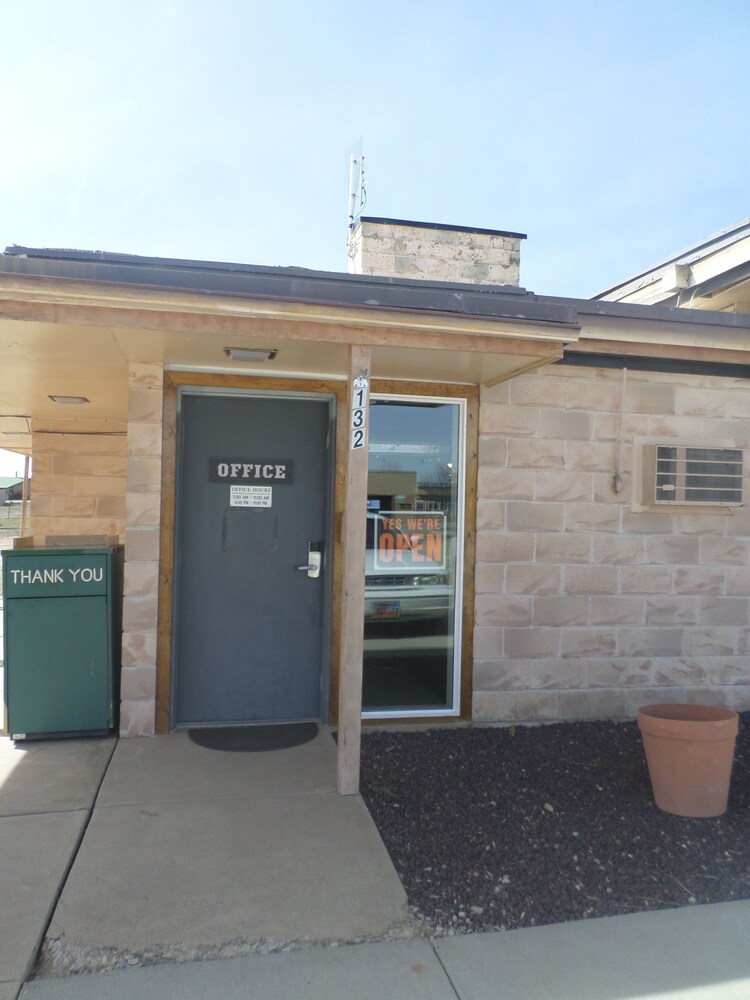 Book The Cliff Palace In Blanding Hotels The Cliff Palace Blanding