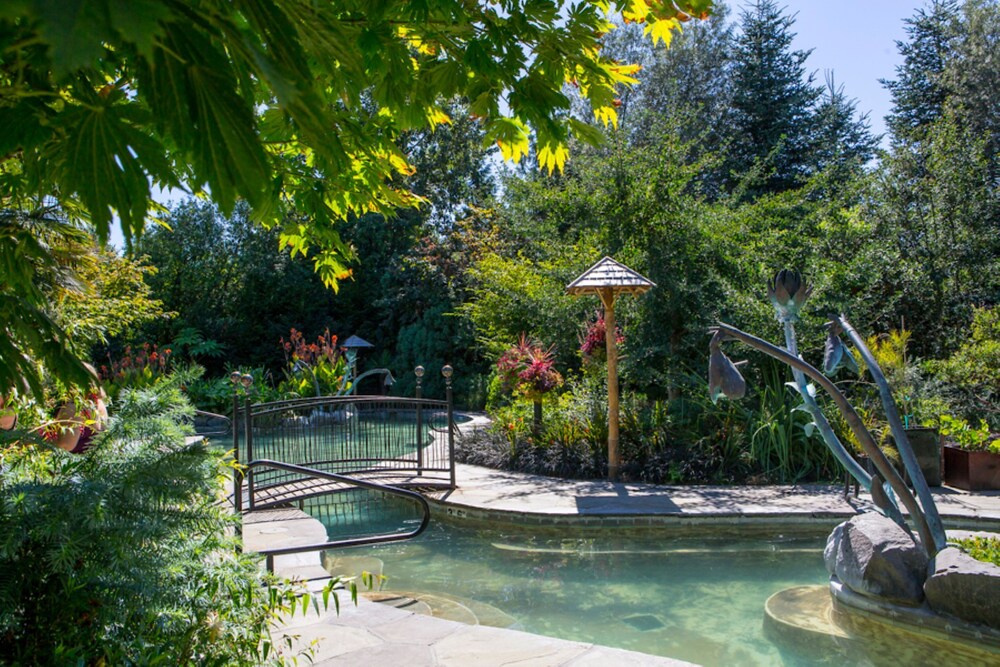 Book McMenamins Edgefield in Troutdale