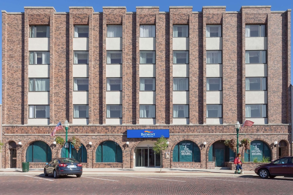 Book Baymont By Wyndham Delavan Near Lake Geneva In Hotels Baymont By Wyndham Delavan Near Lake Geneva