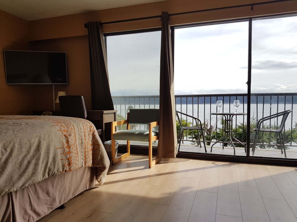 Book Above Tide Motel In Campbell River Hotels Above Tide Motel Campbell River