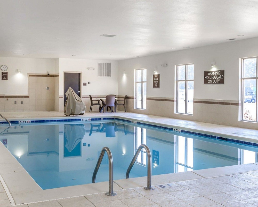 Book Mainstay Suites Cartersville Emerson Lake Point In Mainstay Suites Cartersville Emerson Lake Point Pool