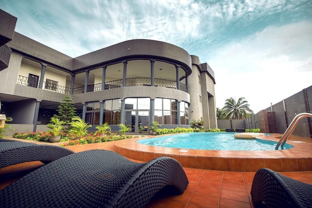 Book Mint Hotel in Lome