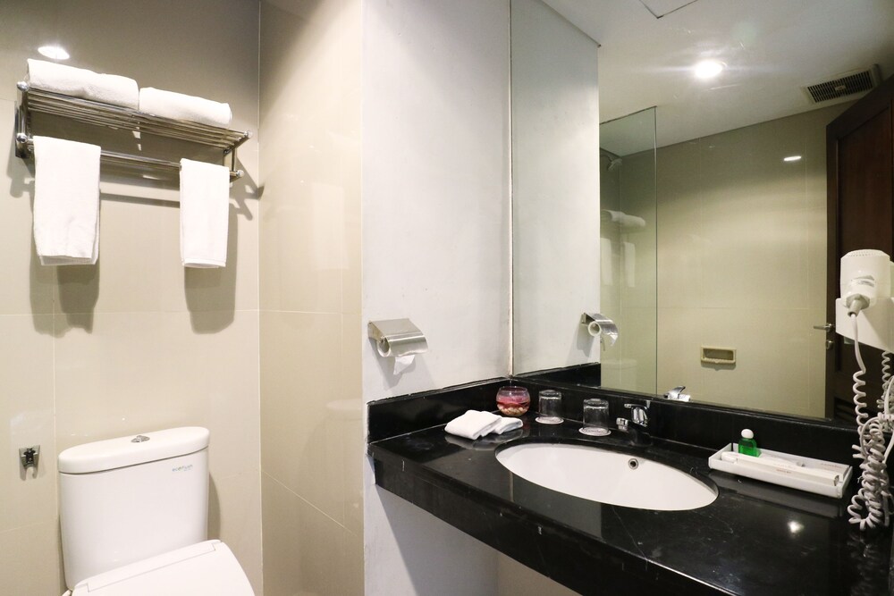 望加锡拉曼多酒店