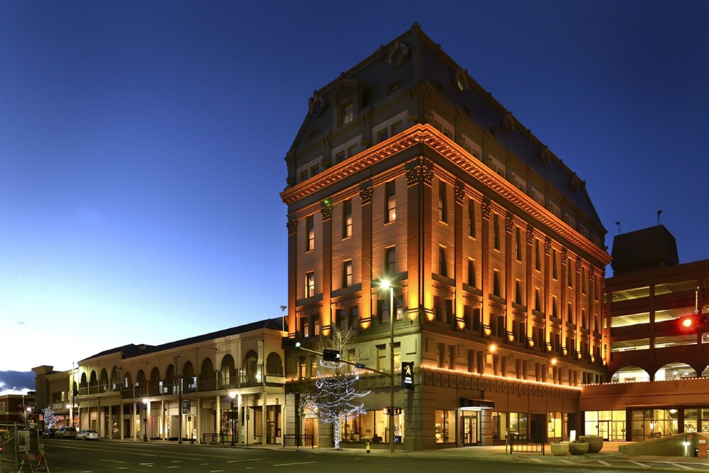 Book Hotel Maison In Yakima Hotels Hotel Maison Yakima