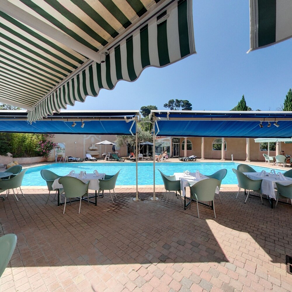 hotel restaurant le cesar plan de cuques hotels com