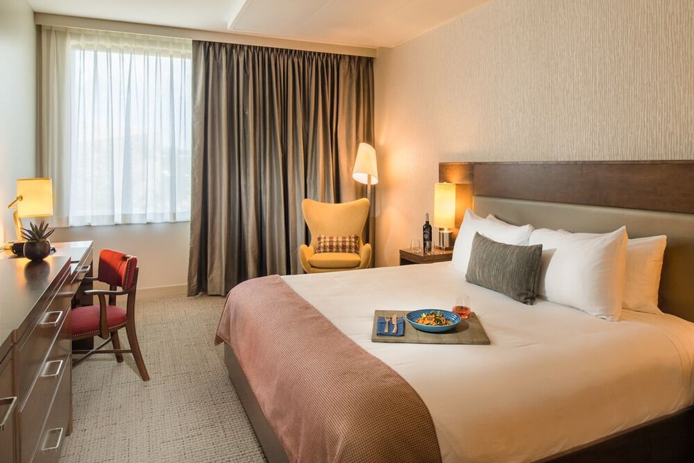 Book The Hotel At Oberlin In Cleveland Hotels The Hotel At Oberlin Superior Suite 1 King Bed Non Smoking