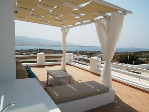15 Closest Hotels To Agios Georgios Beach In Antiparos Hotels Com