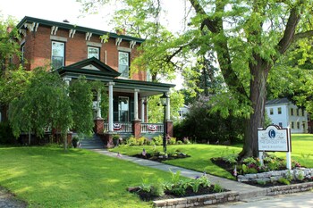Hotels In Waterloo From 84 Night B Bs In Waterloo