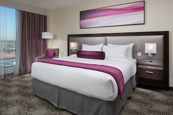 Top 10 Los Angeles Hotels Last Minute Room Deals Picture Of The Bicycle Hotel In Bell Gardens