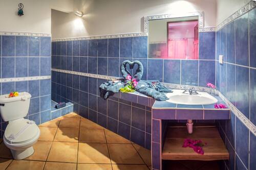 Laguna Del Cocodrilo En Tamarindo Hotels Com Laguna Del Cocodrilo En Tamarindo Hotels Com