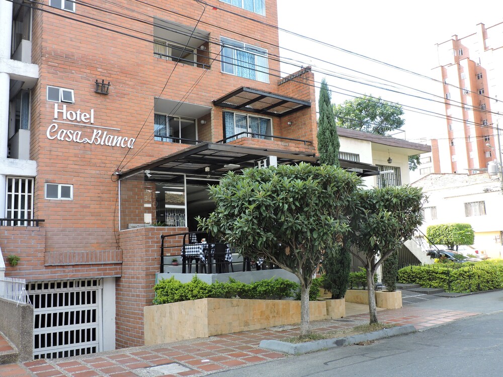 Book Hotel Casa Blanca Laureles In Medellin Hotelscom