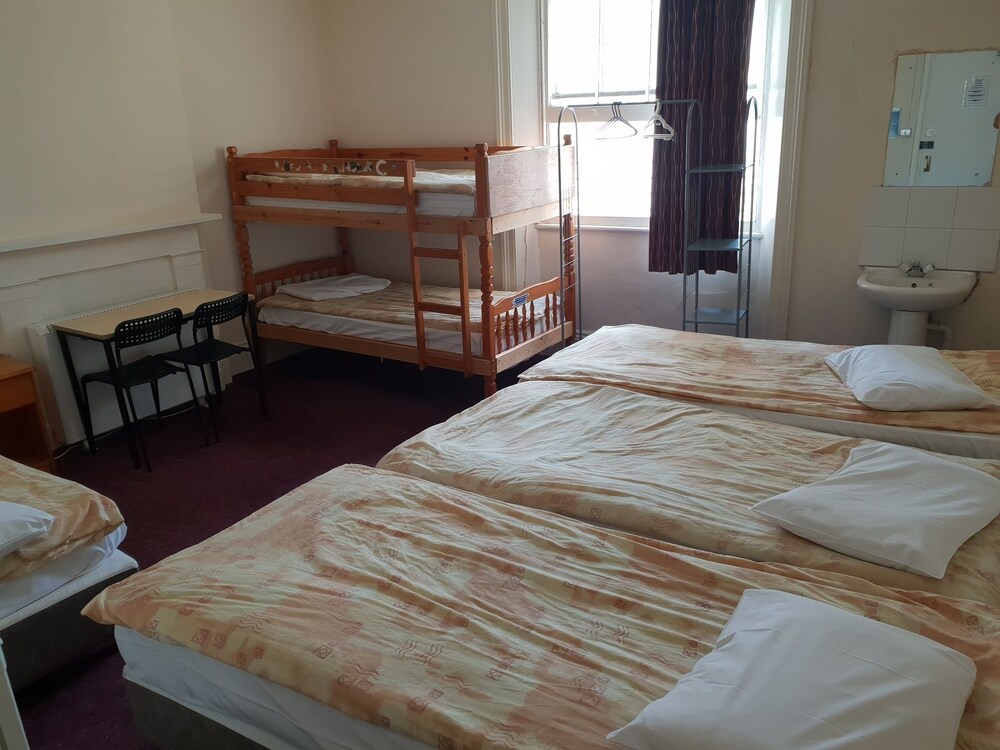 Acacia Hostel In London Hotels Com
