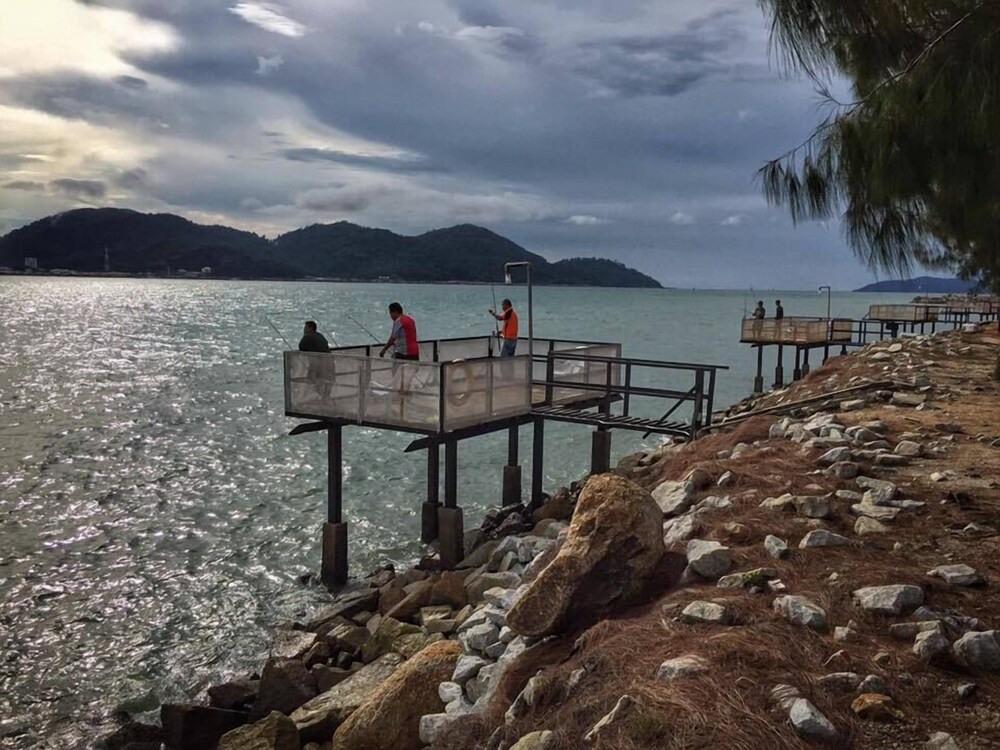 Book Rockbund Fishing Chalet In Lumut Hotels Com