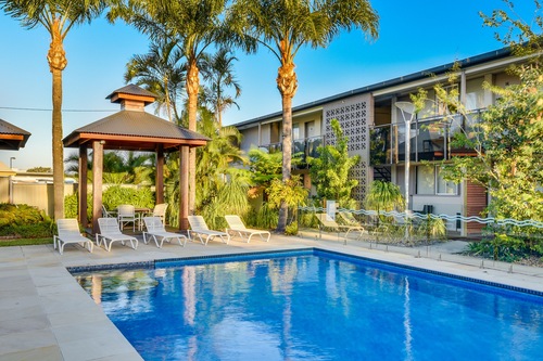 Book Nightcap At Golden Beach Tavern In Sunshine Coast Hotels Com
